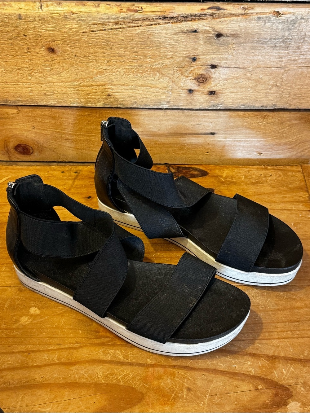 Time and Tru Black Strappy Platform Sandals – Size 8.5/9